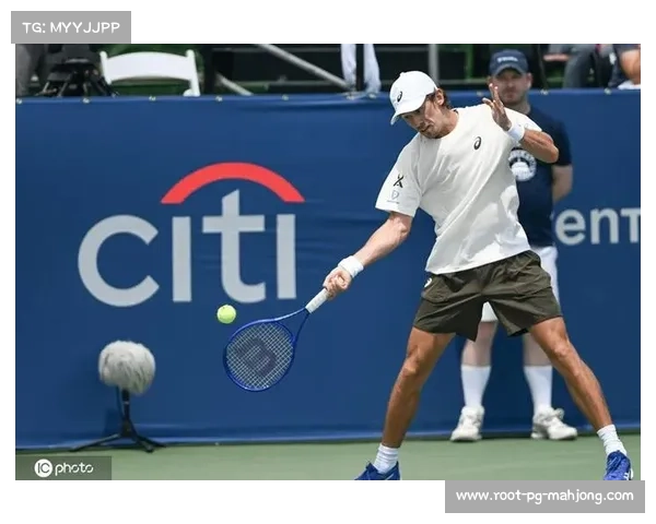 德米纳尔华盛顿站逆转福基纳,夺赛季第二冠